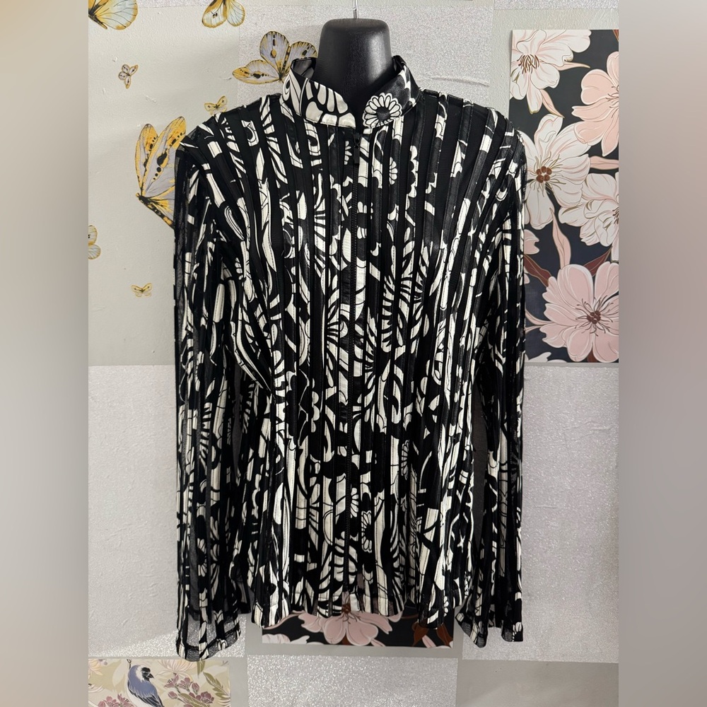 Sandra Darren Monochrome Floral Blouse